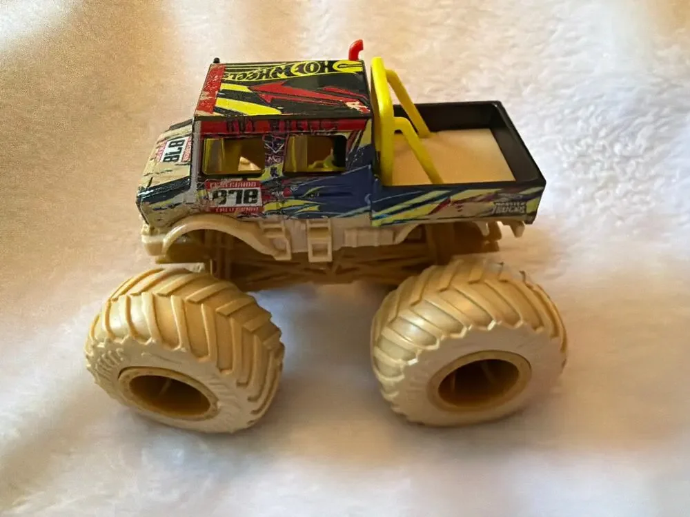 Mattel Hot Wheels Monster Trucks El Segundo 878 Mercedes Benz Unimog Loose